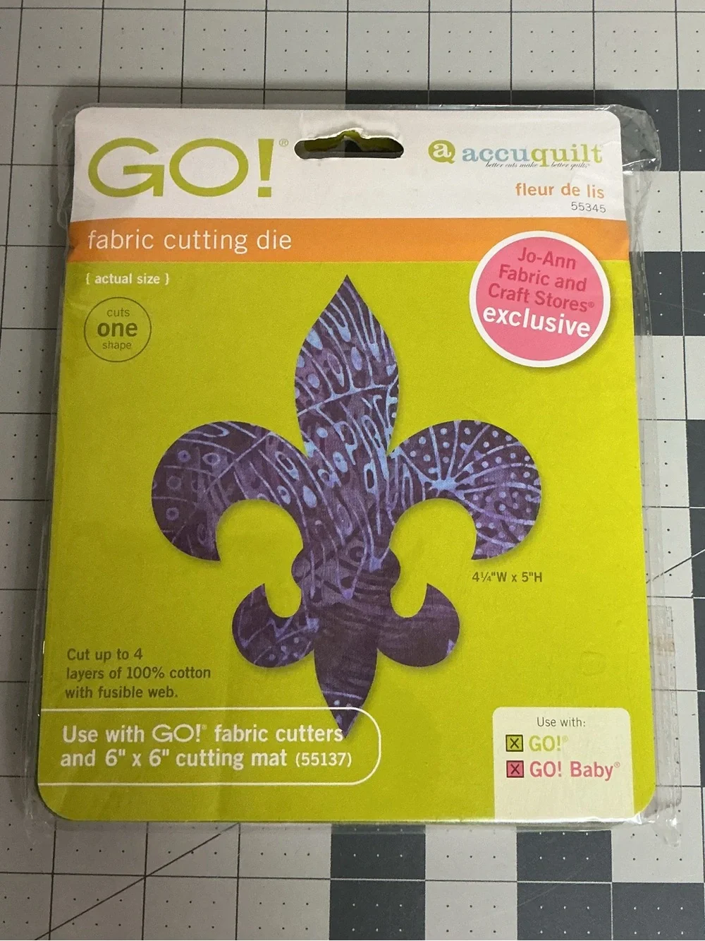 GO! AccuQuilt Fleur de Lis Fabric Cutting Die